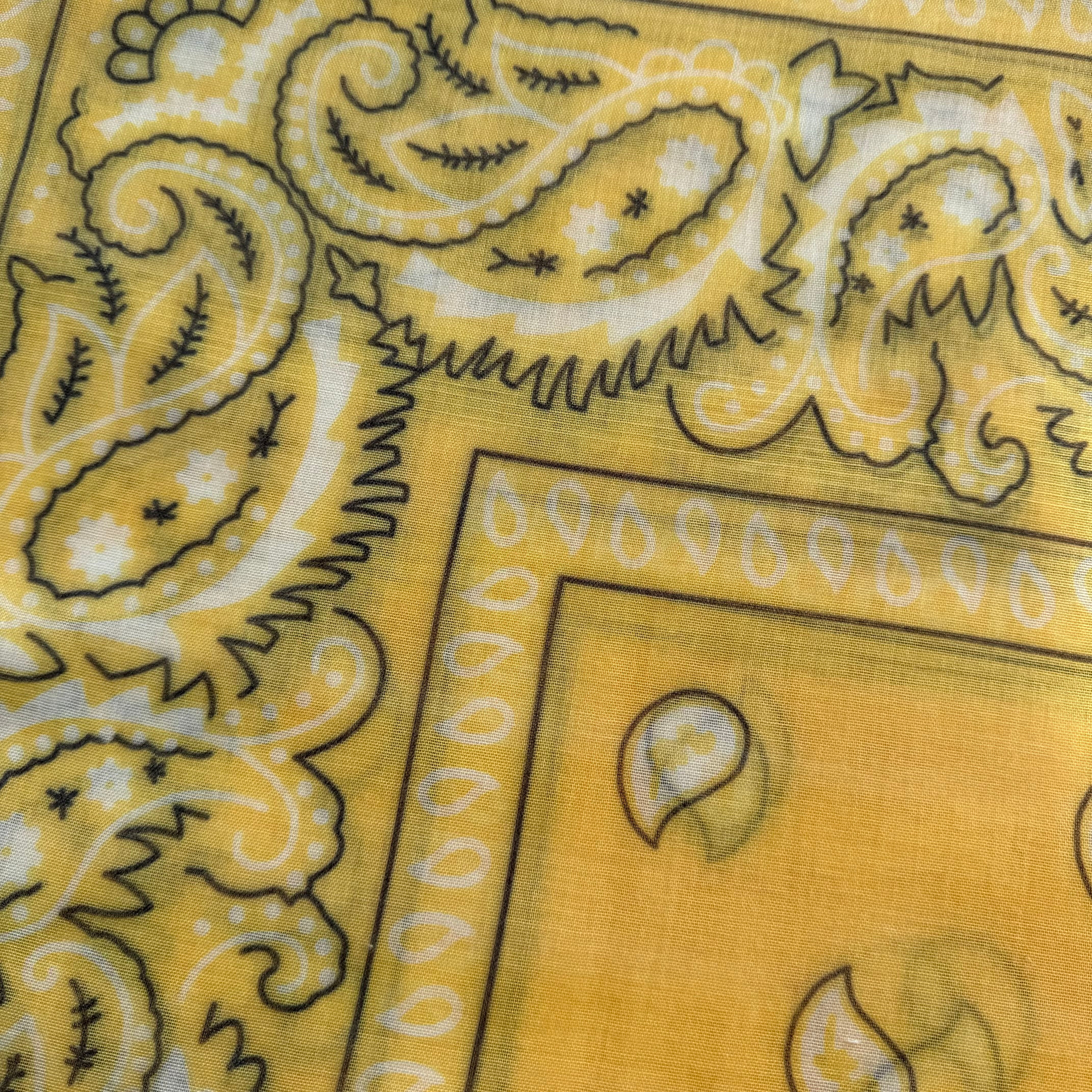 ‘LEMON’ YELLOW THE MULTIWAY SQUARE BANDANA SCARF