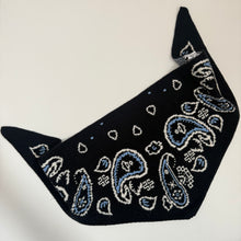 Load image into Gallery viewer, PREORDER ‘MIDNIGHT’ BANDANA KNIT TRIANGLE SCARF