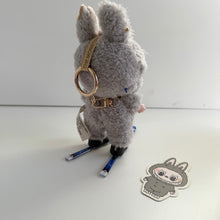 Load image into Gallery viewer, ‘SKIING´ SESAME BEAN BOOM BESPOKE LABUBU NEUTRAL PACK