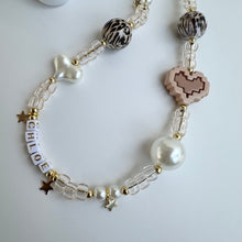 Load image into Gallery viewer, ´LEOPARD PEARLS’ BOOM BESPOKE PHONE BEADS