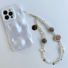 Load image into Gallery viewer, ´LEOPARD PEARLS’ BOOM BESPOKE PHONE BEADS