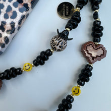 Load image into Gallery viewer, ´LEOPARD SMILE’ BOOM BESPOKE PHONE BEADS
