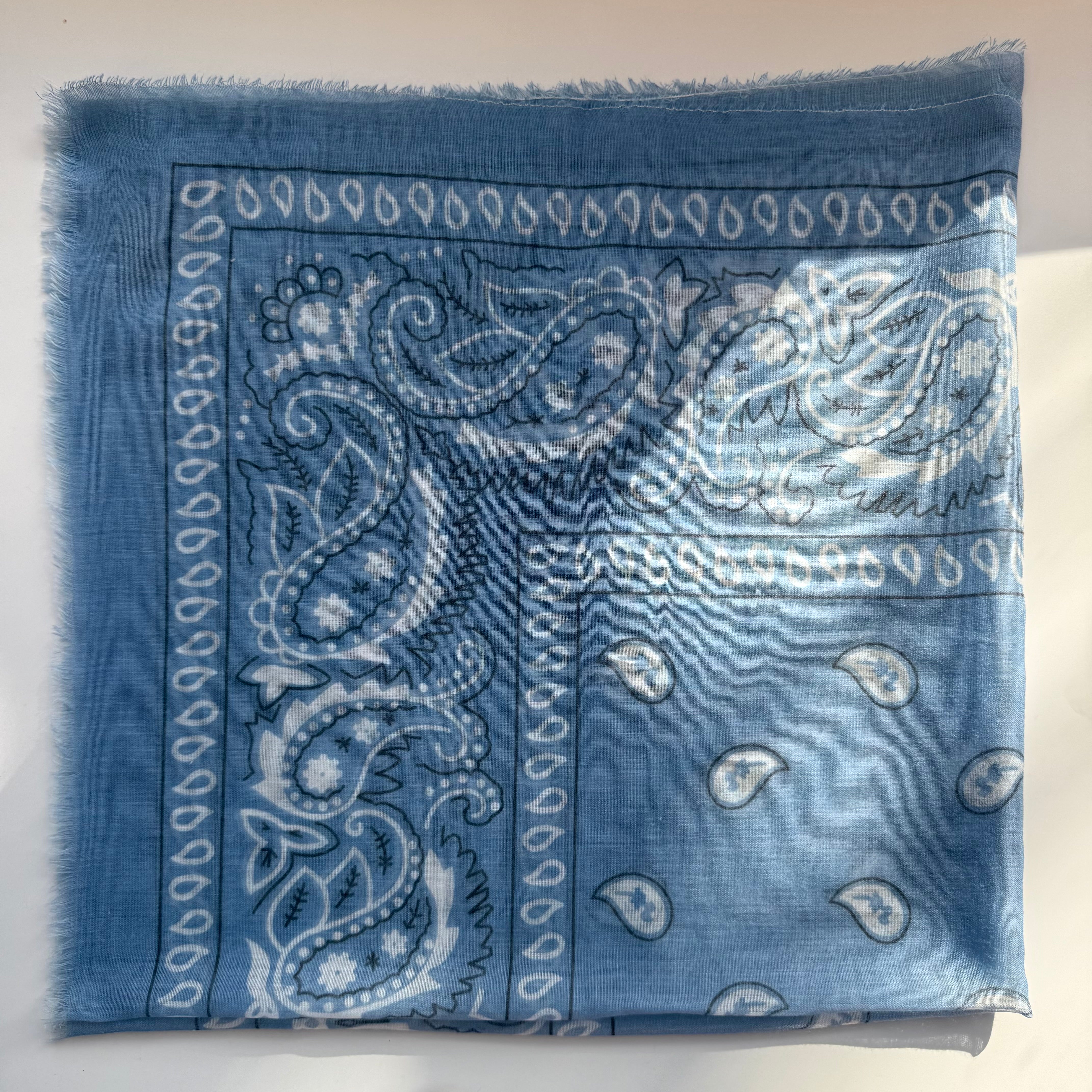 ‘BLUEBERRY’ BLUE THE MULTIWAY SQUARE BANDANA SCARF