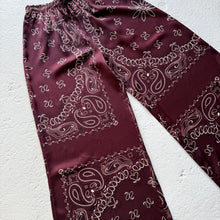 Load image into Gallery viewer, ‘MULBERRY’ PLUM BANDANA SILK TROUSERS
