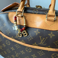 Load image into Gallery viewer, WINTER TONES BALLOON INITIAL BEADED BOOM BESPOKE BRASS BAG CHARM/KEYRING
