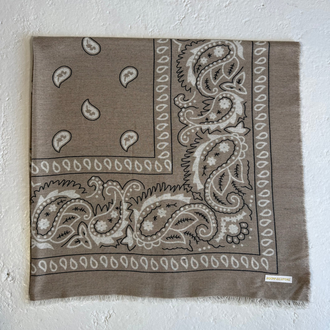 ‘TEA’ TAUPE FINE KNIT BANDANA SCARF