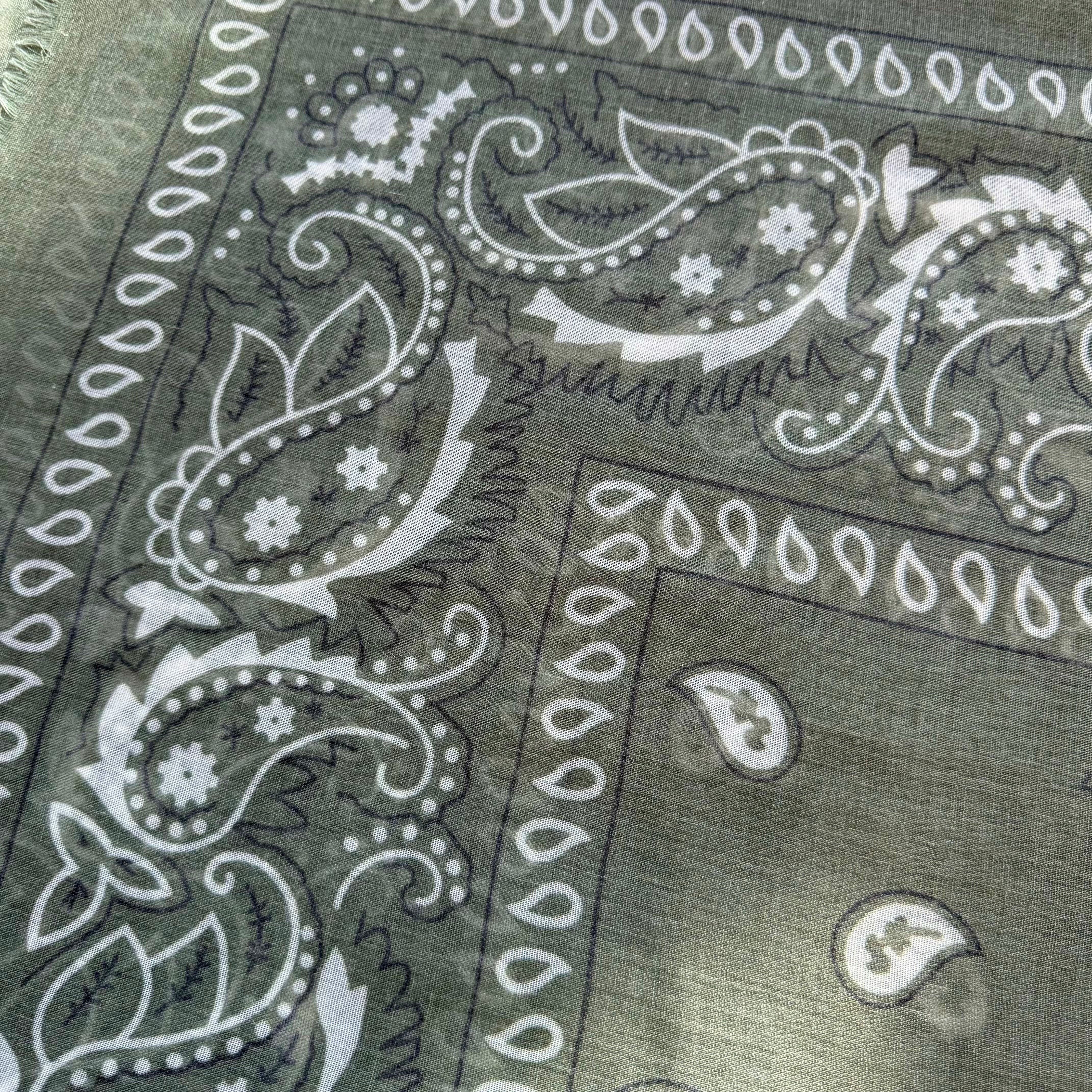 ‘AVOCADO’ GREEN THE MULTIWAY SQUARE BANDANA SCARF