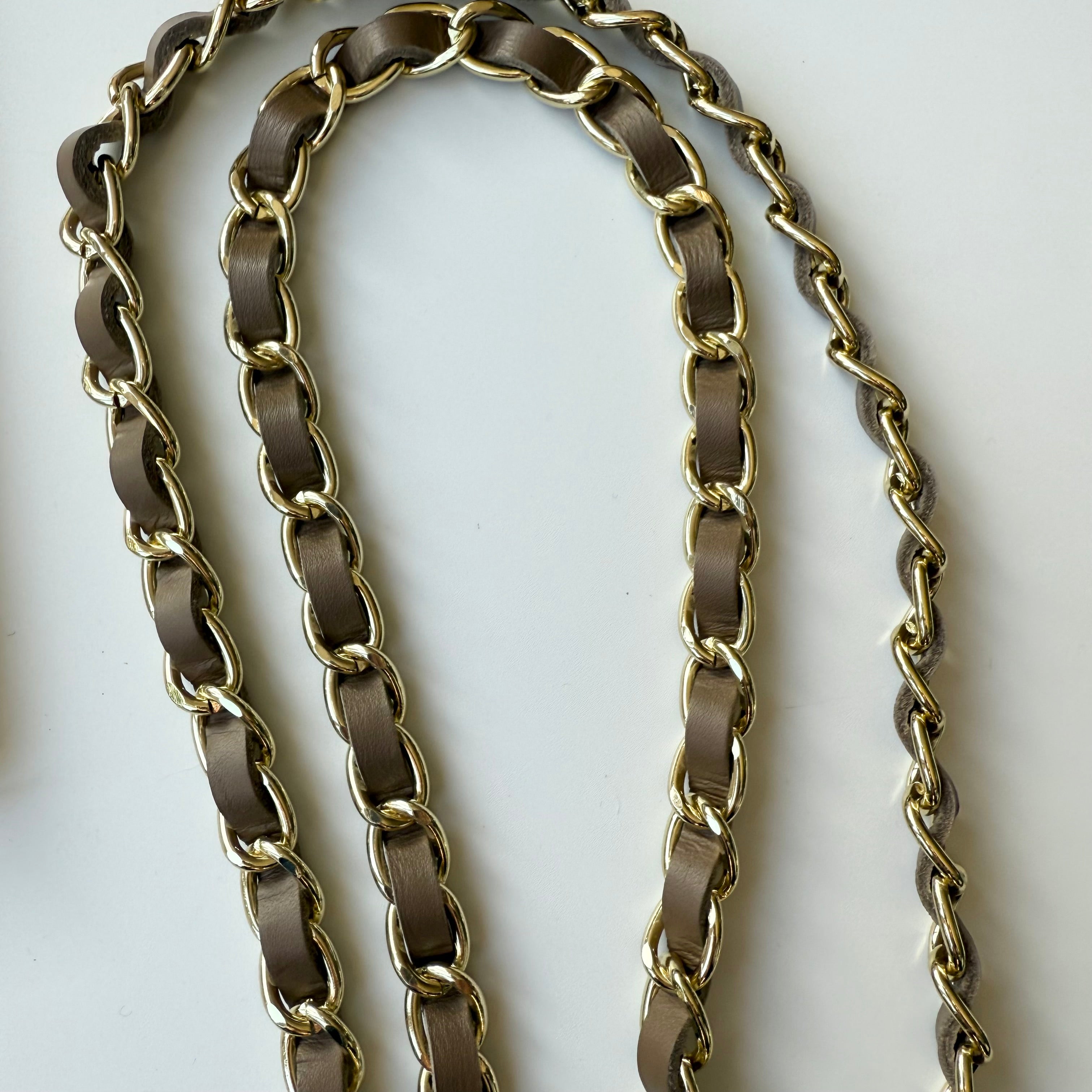 ‘TEA’ TAUPE LEATHER GOLD CHAIN CROSSBODY PHONE STRAP