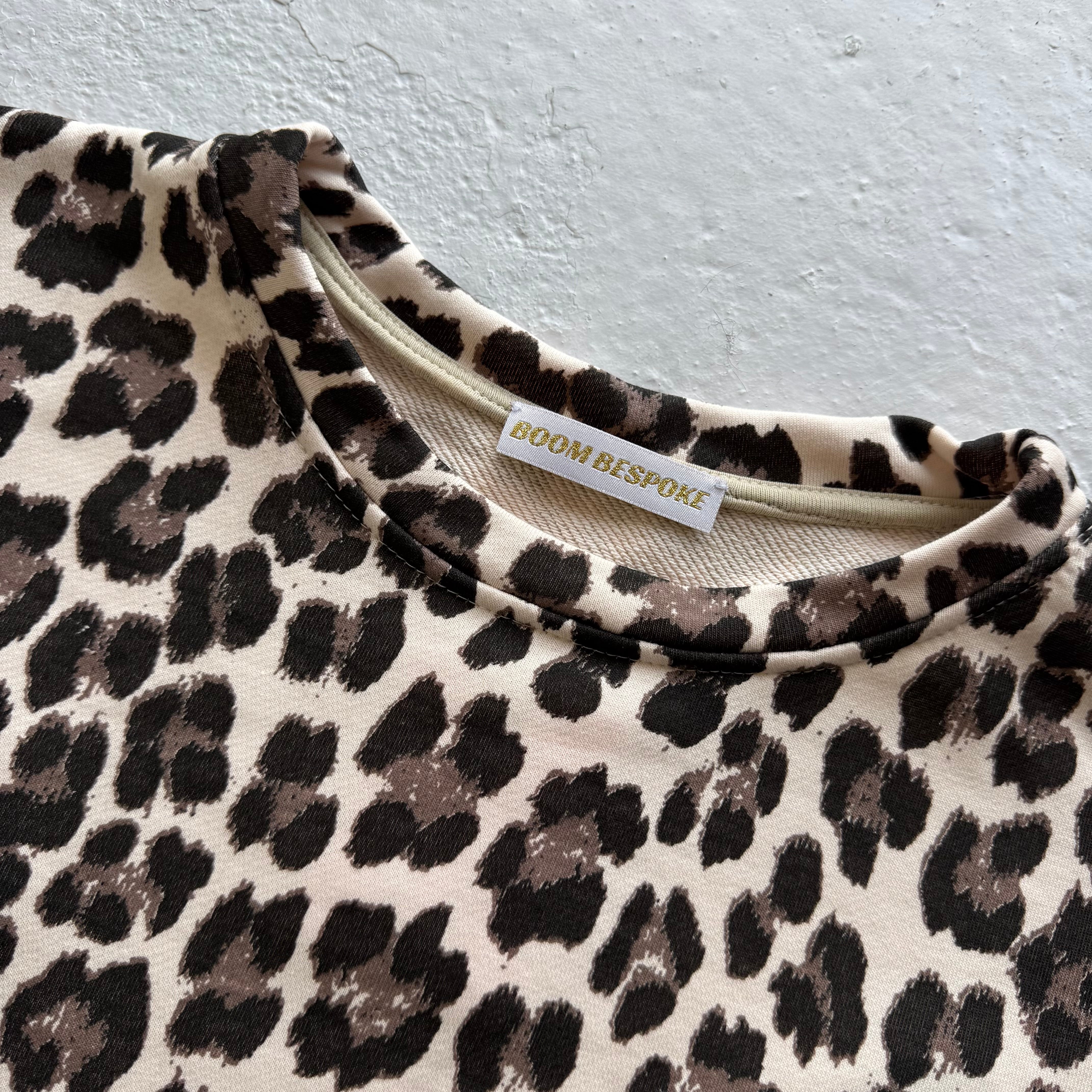 ‘CAT MOM’ LEOPARD COTTON SWEATSHIRT
