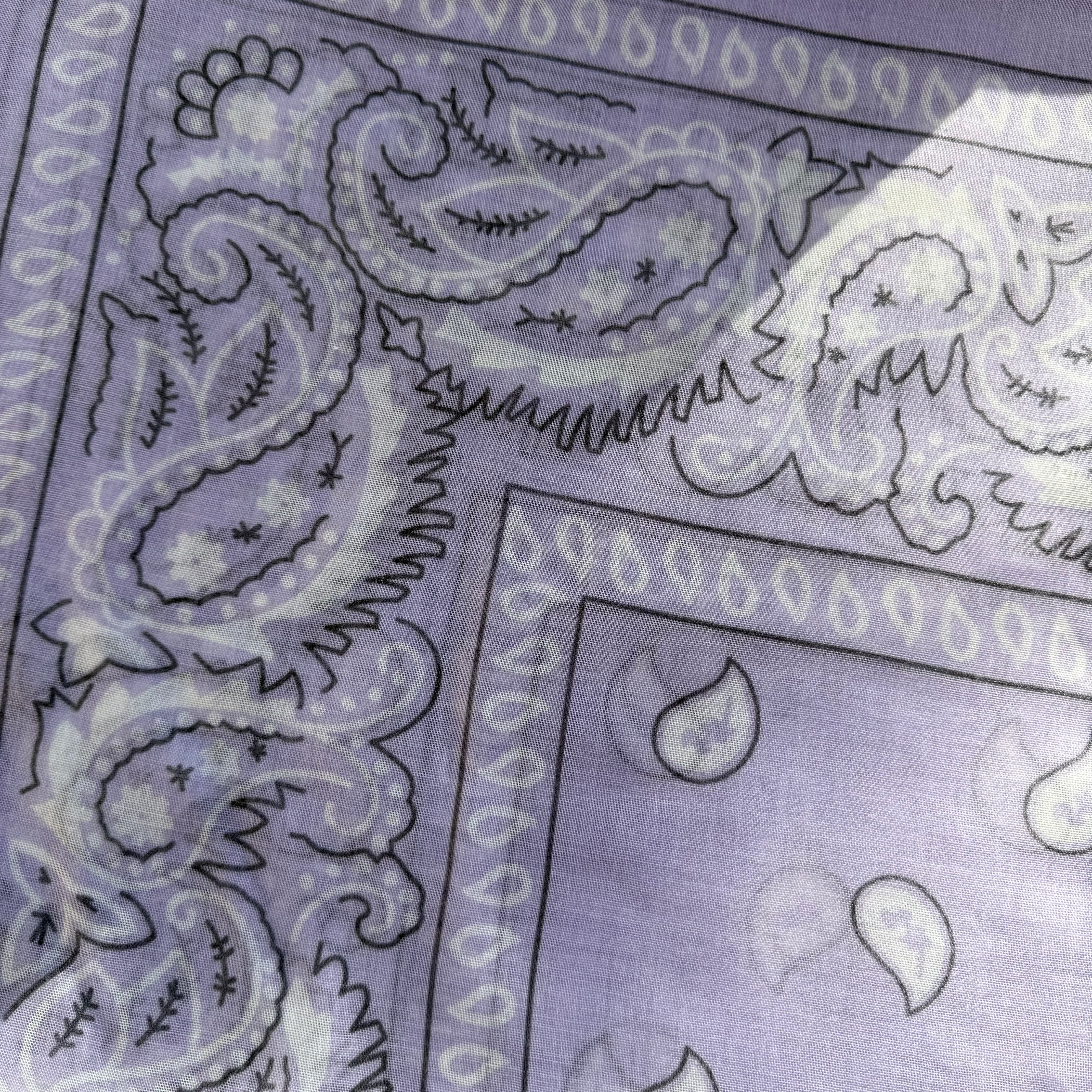 ‘GRAPE’ LILAC THE MULTIWAY SQUARE BANDANA SCARF